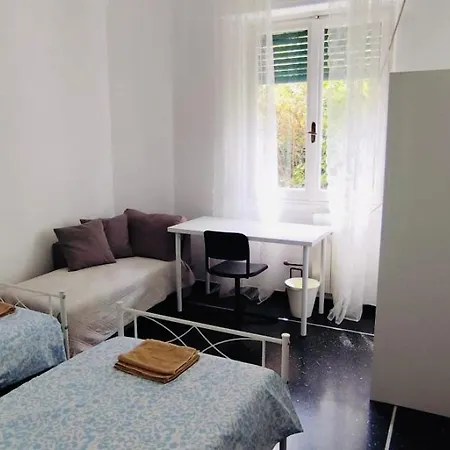 Stanza Privat bolig Genova