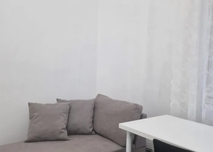Tavakoli Private *